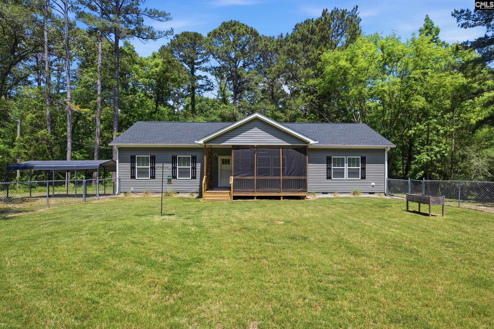 Property Photo:  1605 S Lake  SC 29073 