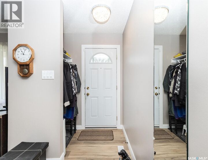 Property Photo:  43 Lindsay Drive  SK S7H 3E2 