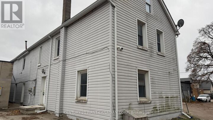 Property Photo: 1072 Dundas Street 3 ON N5W 3A6