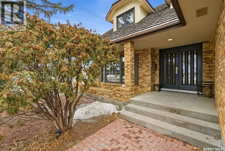 Property Photo:  2402 Truesdale Drive  SK S4V 0W2 