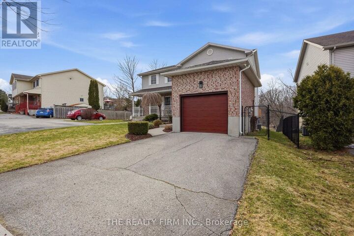 Property Photo:  815 Deveron Crescent  ON N5Z 5B4 