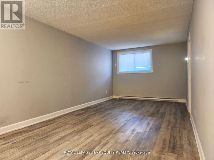 Property Photo:  207 Trent Street East 2  ON L1N 1L7 