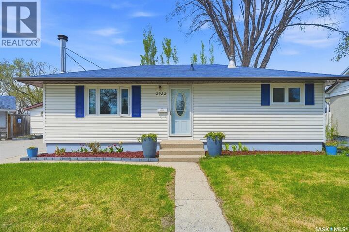 Property Photo: 2922 21st Street W SK S7M 0W5
