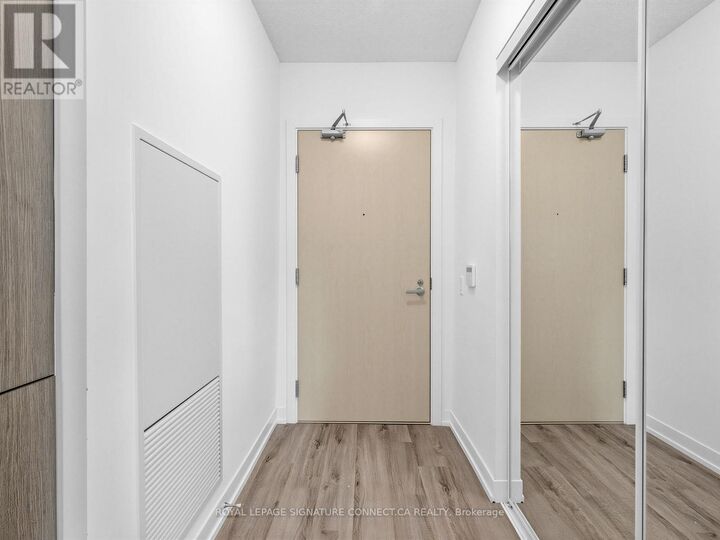 Property Photo: 138 Downes Street 805 ON M5E 0E4
