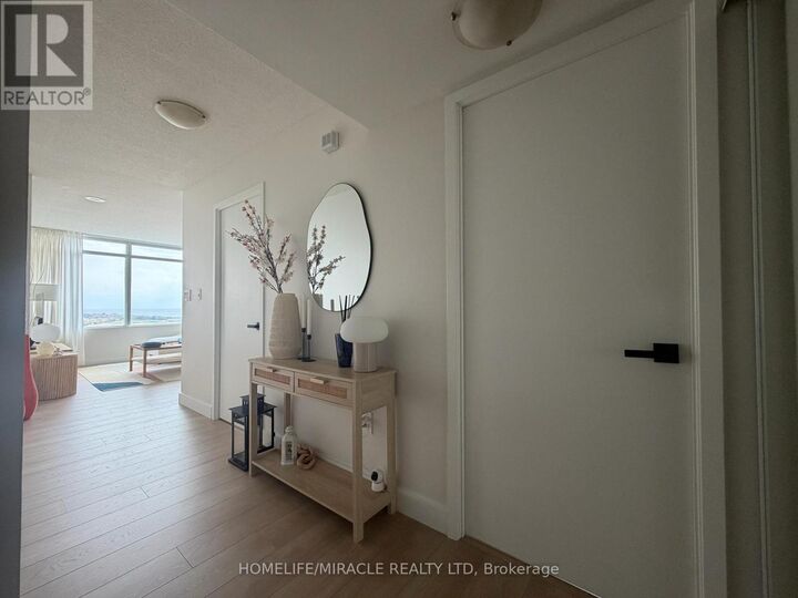 Property Photo:  25 Telegram Mews 2309  ON M5V 3Z1 