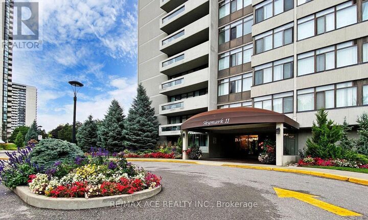 Property Photo:  1555 Finch Avenue East 1609  ON M2J 4X9 