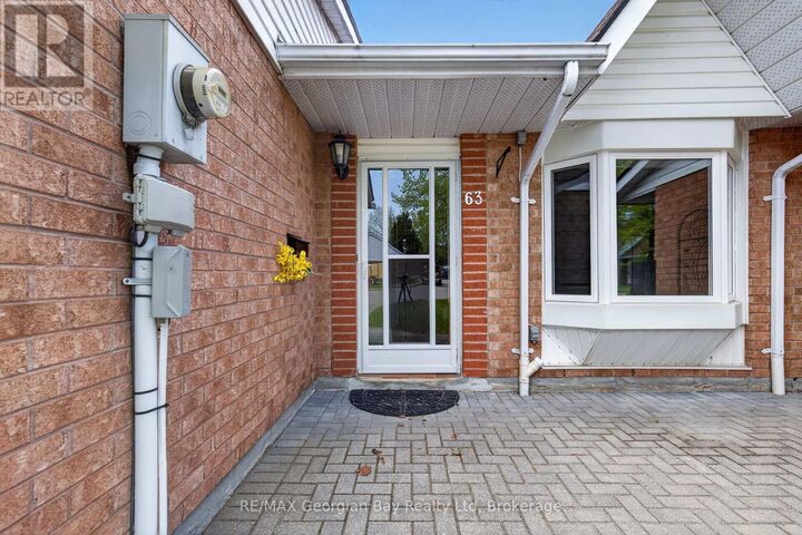 Property Photo:  696 King Street 63  ON L4R 5B6 