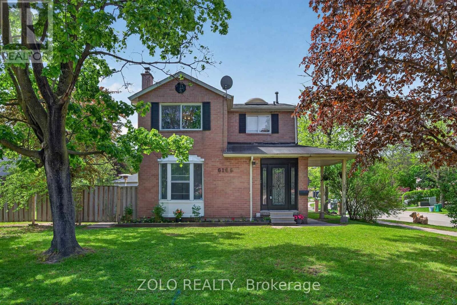 Property Photo:  6166 Kindree Circle  ON L5N 3C2 