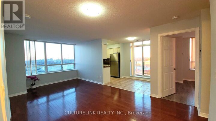 Property Photo:  23 Oneida Crescent Ph 10  ON L4B 0A2 