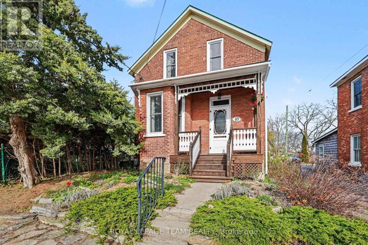 Property Photo:  93 Queen Street  ON K0A 1A0 