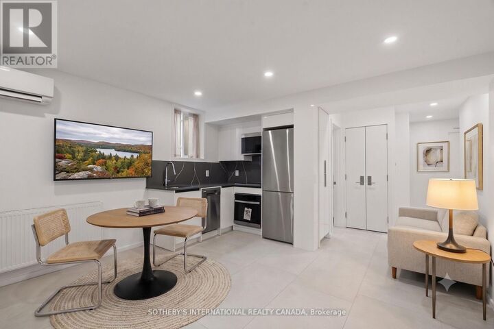 Property Photo:  1340 Avenue Road B  ON M5N 2H2 