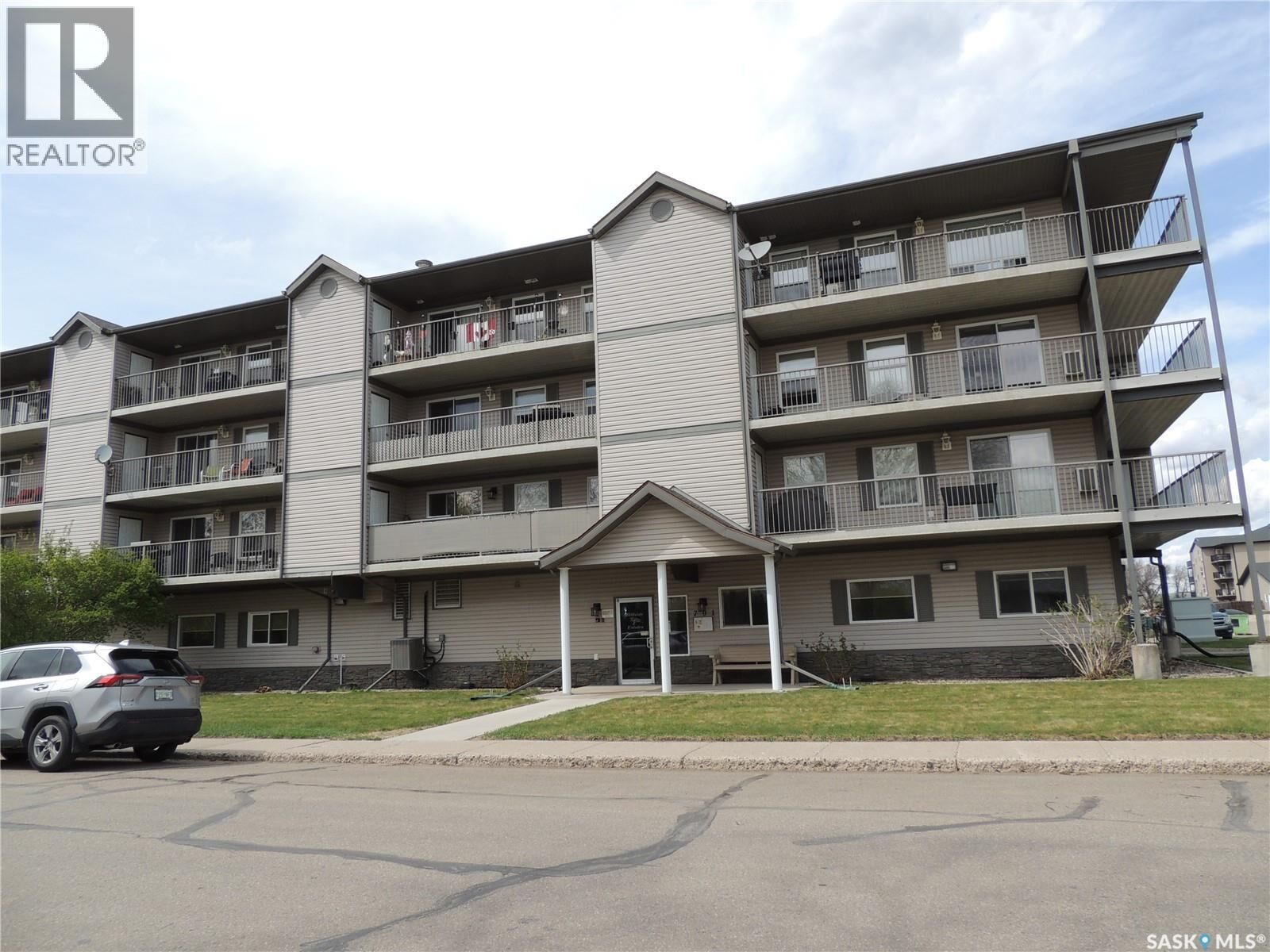 Property Photo:  407 701 Henry Street  SK S4A 2B7 