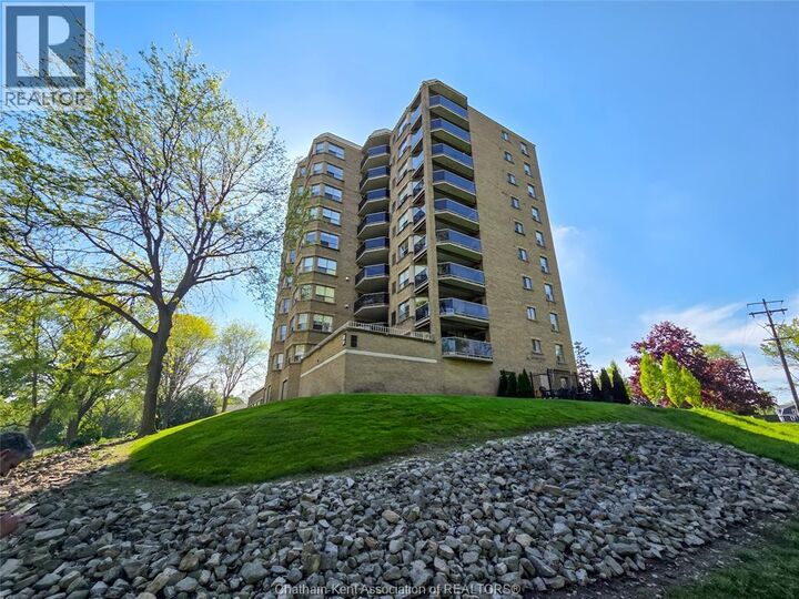 Property Photo:  10 Van Allen Avenue  ON N7L 5K1 