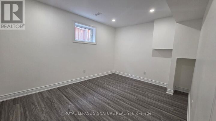 Property Photo: 3137 Sunnyhill Drive Basement 2 ON L4X 2K5