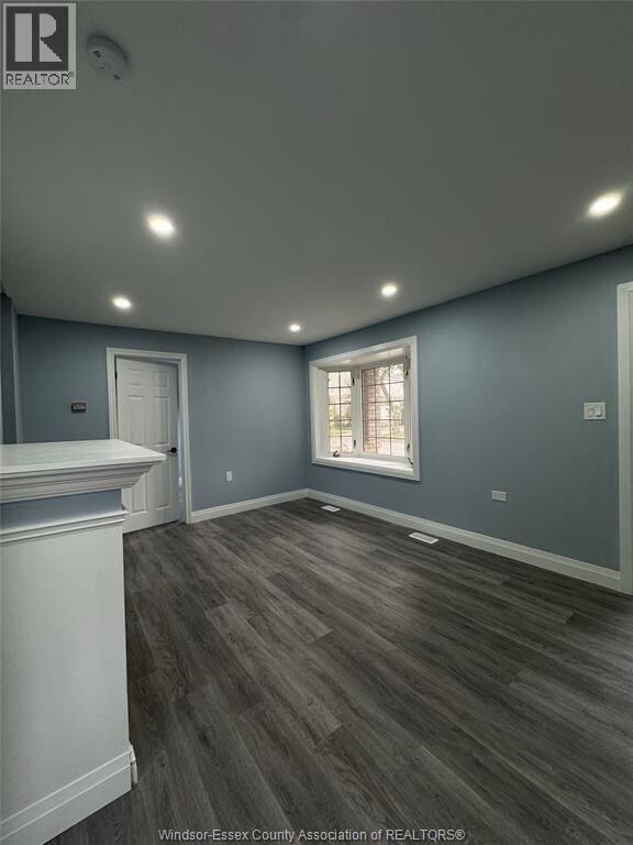 Property Photo:  3669 Queen Street  ON N9C 1P1 