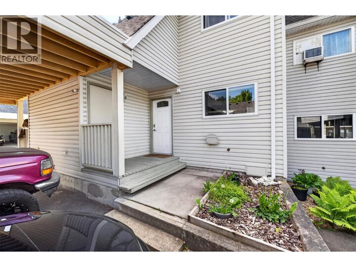 Property Photo: 2221 5 Avenue Northeast BC V1E 2J9
