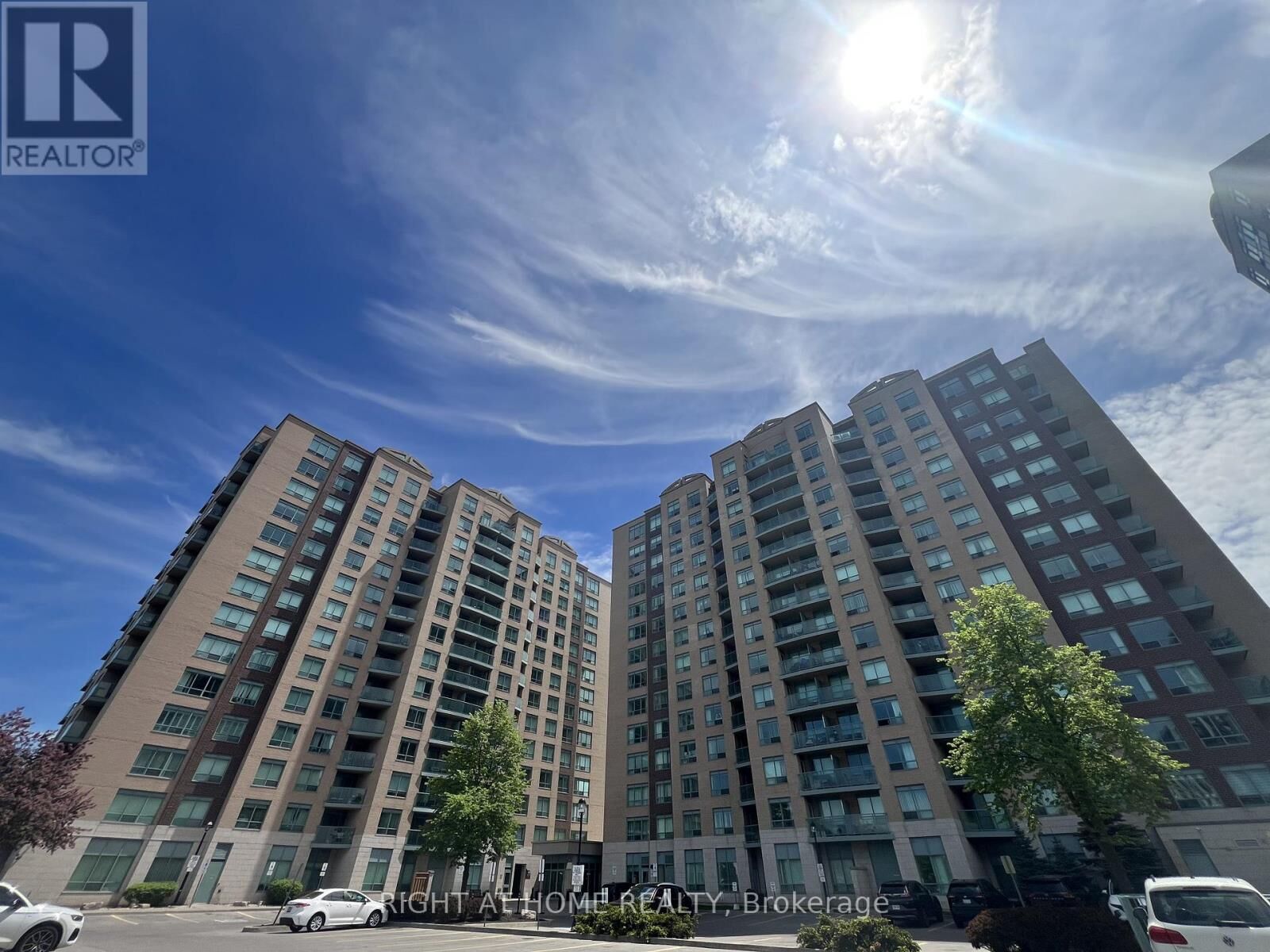 Property Photo:  11 Oneida Crescent  ON L4B 0A1 