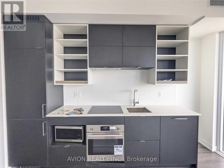 Property Photo: 20 Edward Street 2815 ON M5G 1C9
