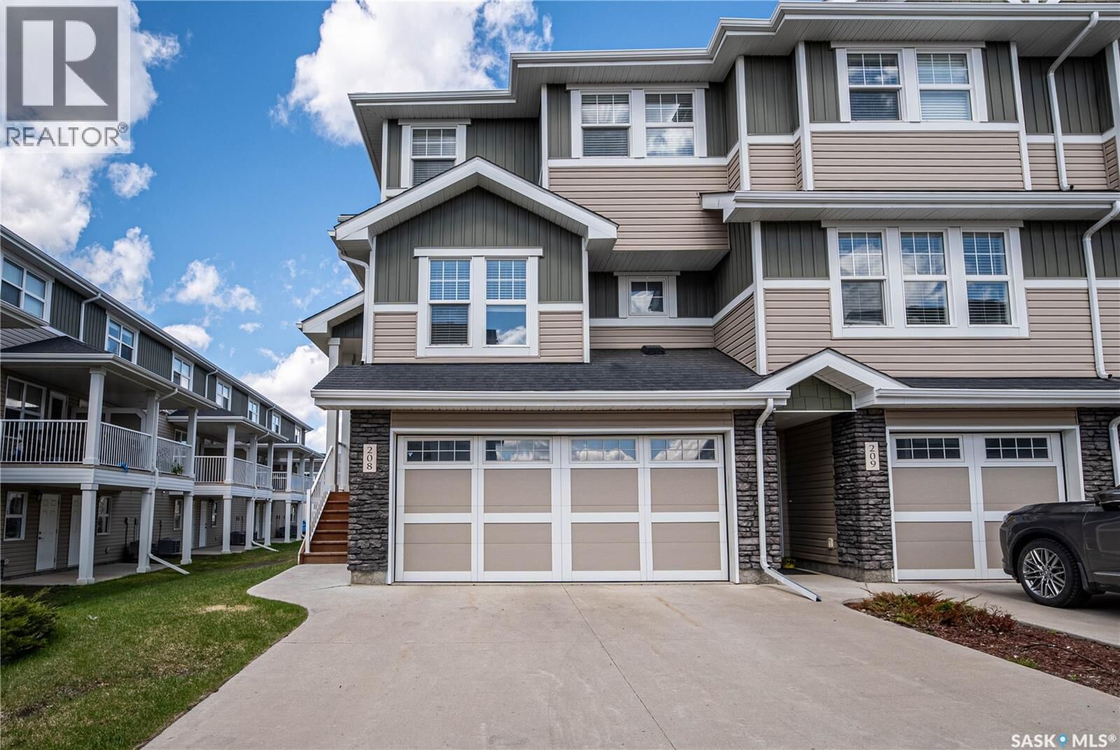 Property Photo: 208 1220 Pringle Way SK S7T 0X5