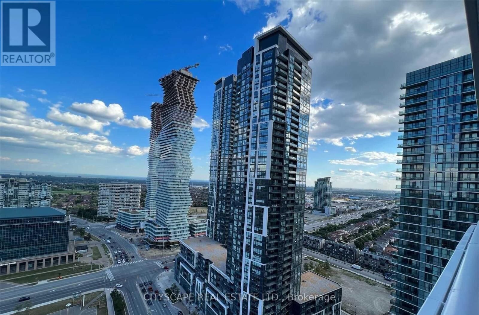 Property Photo:  4065 Confederation Parkway 2103  ON L5B 0L4 