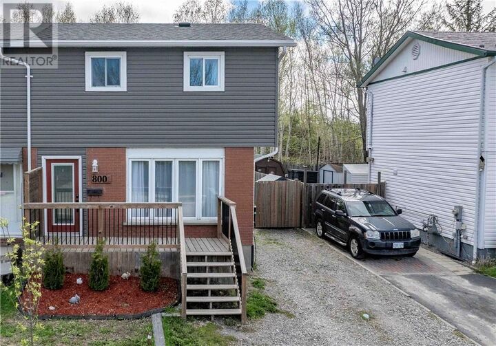 Property Photo:  800 Cambrian Heights  ON P3C 5L8 