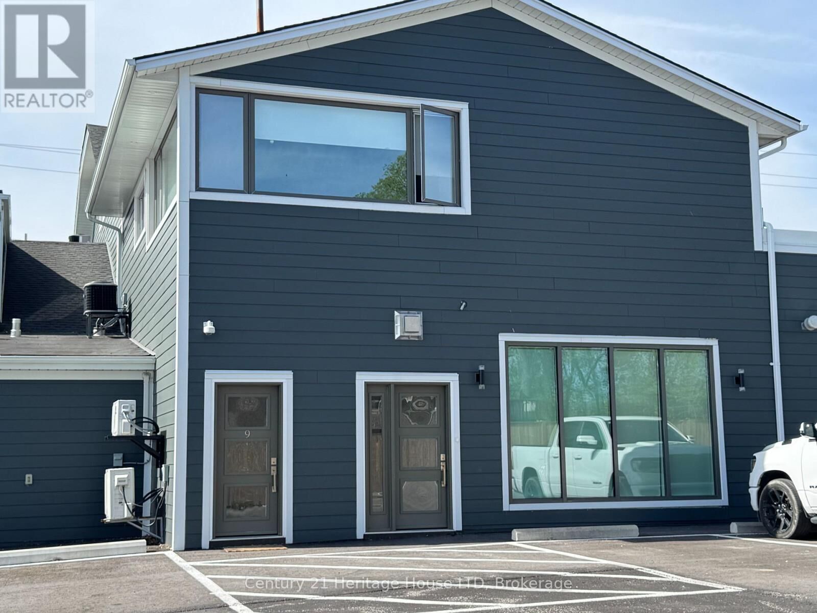 Property Photo: 591 Niagara Boulevard 9 ON L2A 3H5