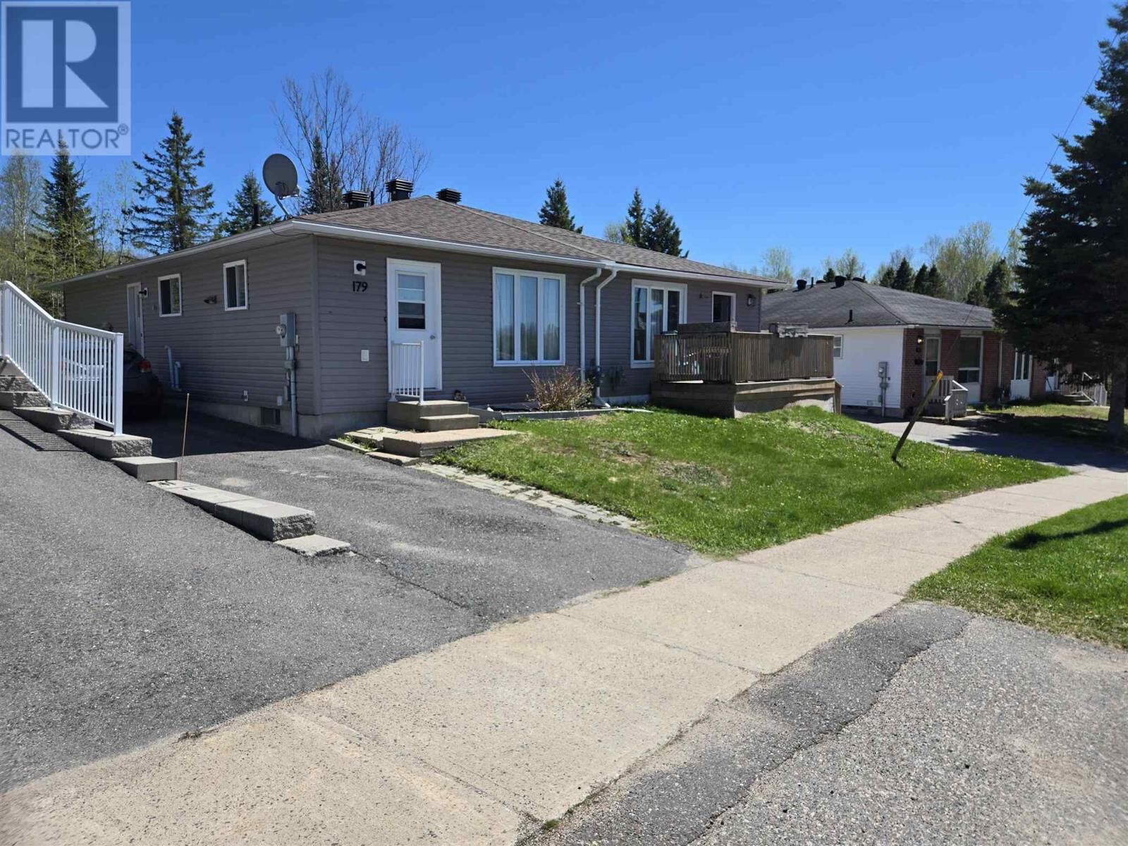 Property Photo:  179 Taylor Blvd  ON P5A 3L1 