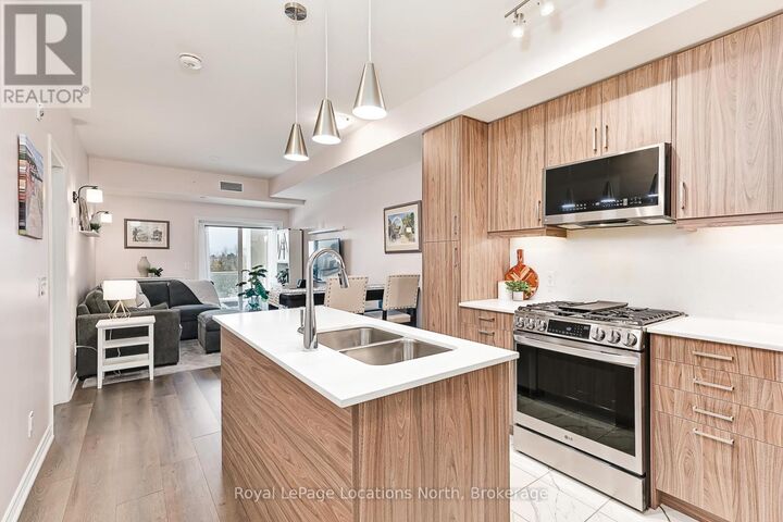 Property Photo:  5 Spooner Crescent 217  ON L9Y 1T3 