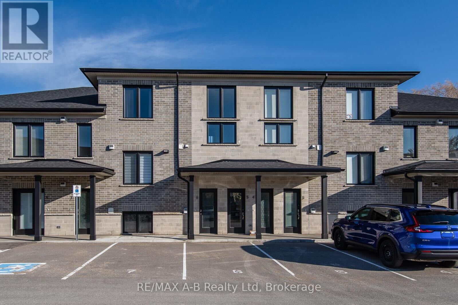 Property Photo: 37 Lane Unit #5 ON N5A 0K6