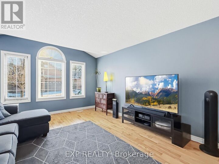 Property Photo:  638 Wharncliffe Road South 7  ON N6J 2N4 