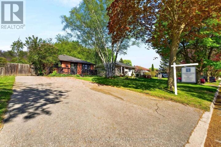 Property Photo: 729 Downview Crescent ON L1H 7W4