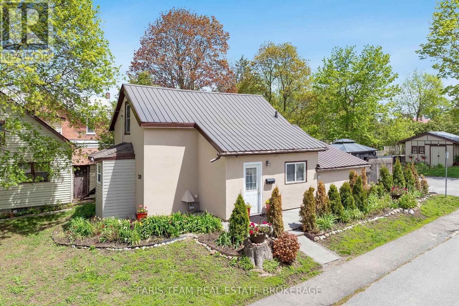Property Photo:  289 Mississaga Street West  ON L3V 3B7 