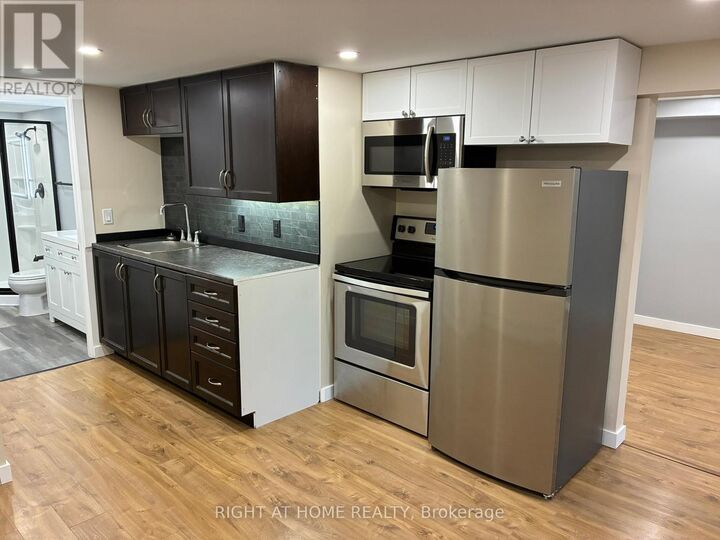 Property Photo:  9 Quail Crescent Unit 2  ON L4N 6X1 