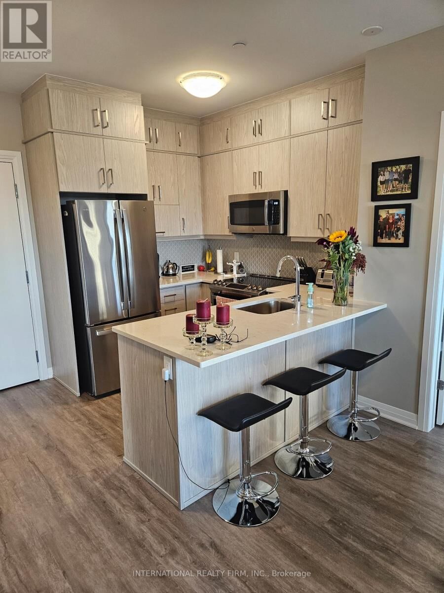 Property Photo:  95 Dundas Street West 116  ON L6M 4L9 
