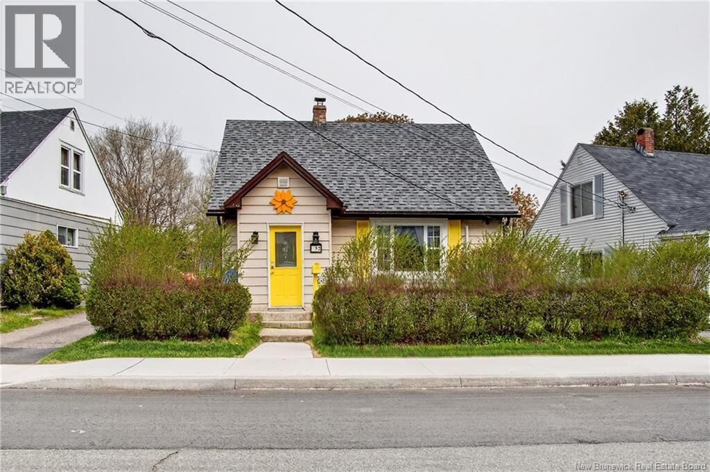 Property Photo: 32 Montgomery Crescent NB E2K 2S9