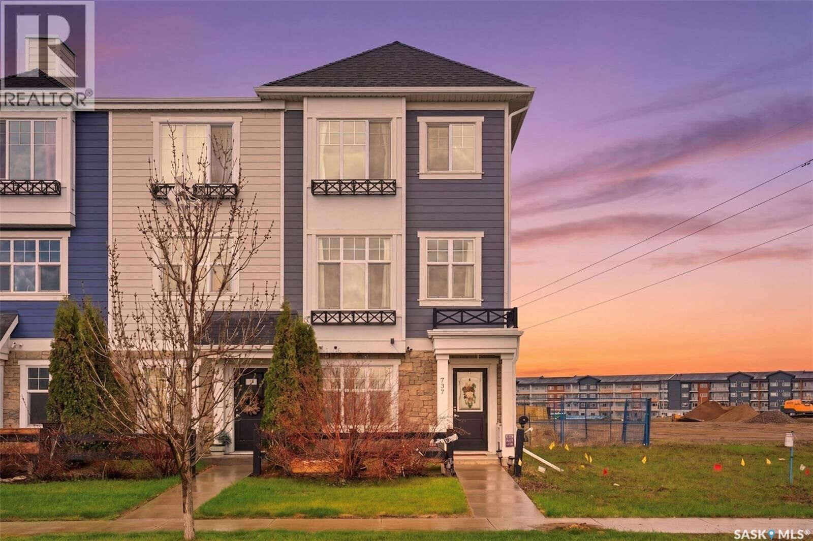 Property Photo: 737 Meadows Boulevard SK S7V 0L3