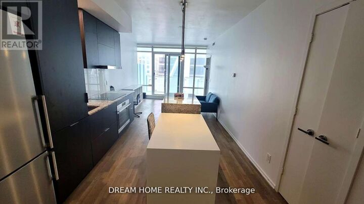 Property Photo:  1 Bloor Street East 3708  ON M4W 1A9 
