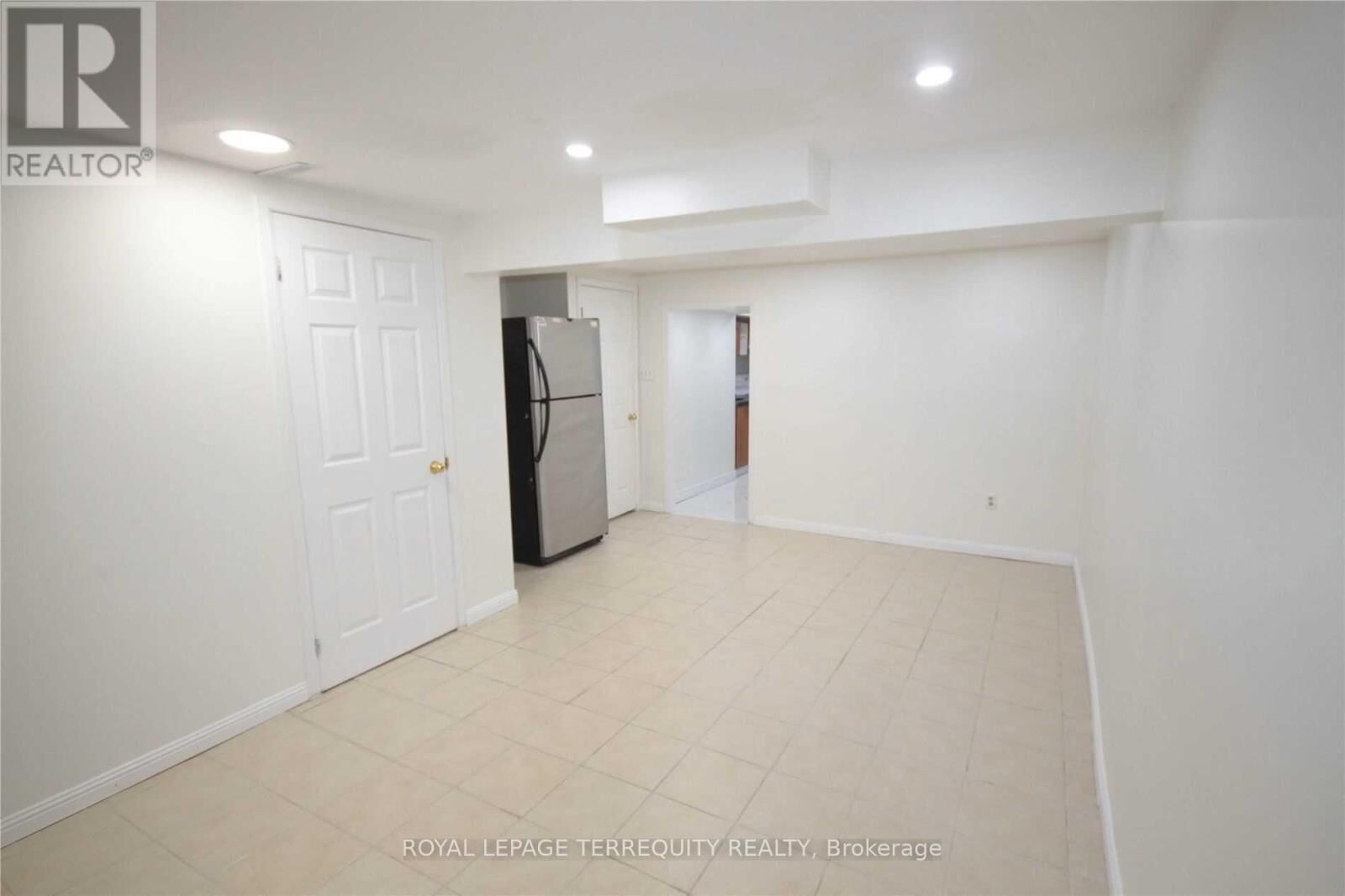 Property Photo:  111 Caronia Square Bsmnt  ON M1B 2Z9 
