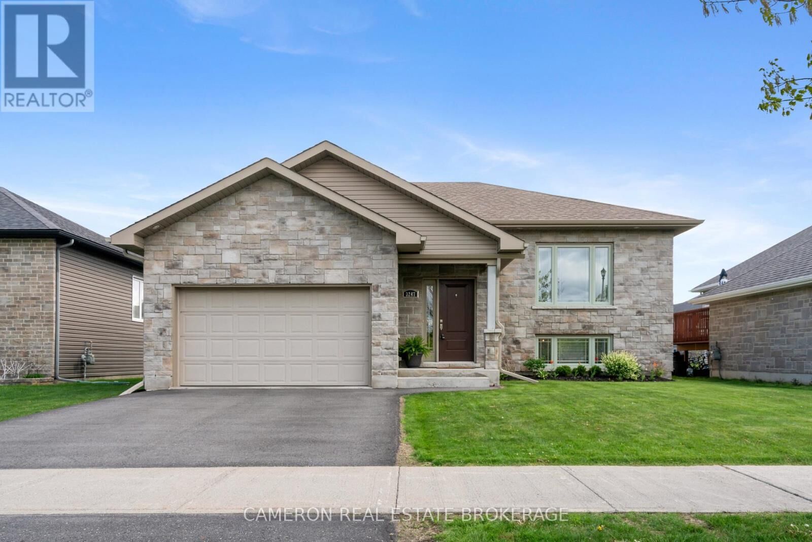 Property Photo:  3247 Northdale Drive  ON K6K 0A5 