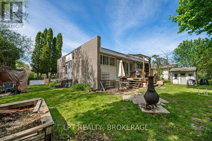 Property Photo:  3 Holland Crescent  ON K7M 2V7 