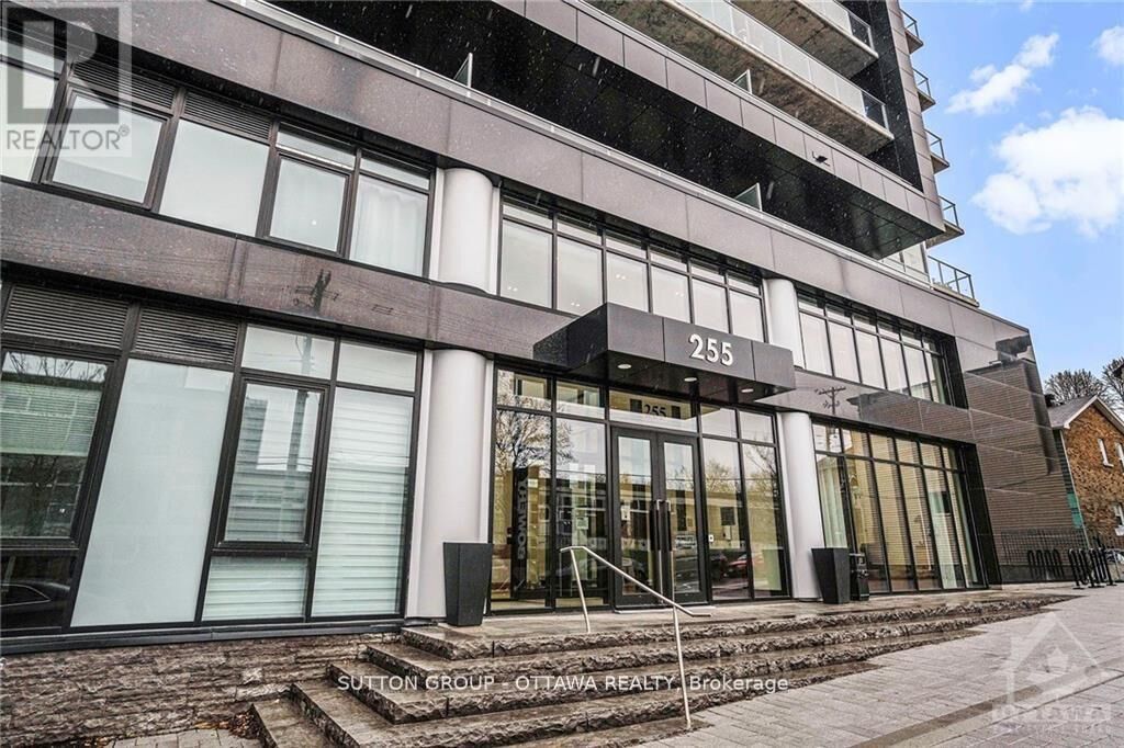 Property Photo: 255 Bay Street South 14 ON K1R 0C5