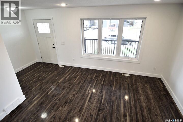 Property Photo:  242 Geary Crescent  SK S7R 0E6 