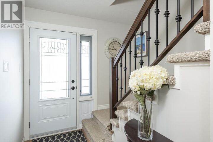 Property Photo: 619 Cherrydale Place ON P7E 3L8