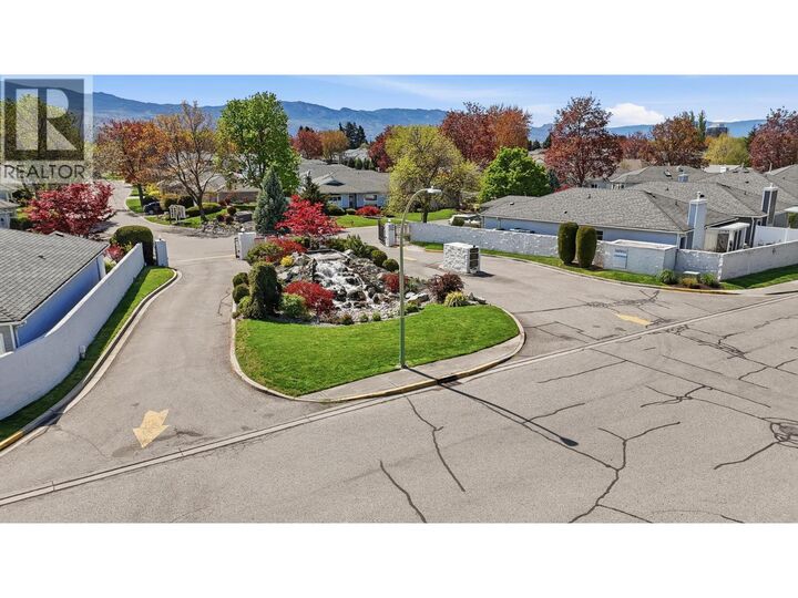 Property Photo: 1101 Cameron Avenue 14 BC V1Y 8V2