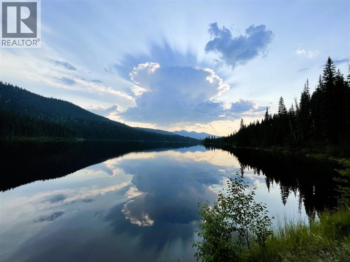 Property Photo:  5900 Bowron Lake Road  BC V0K 2R0 