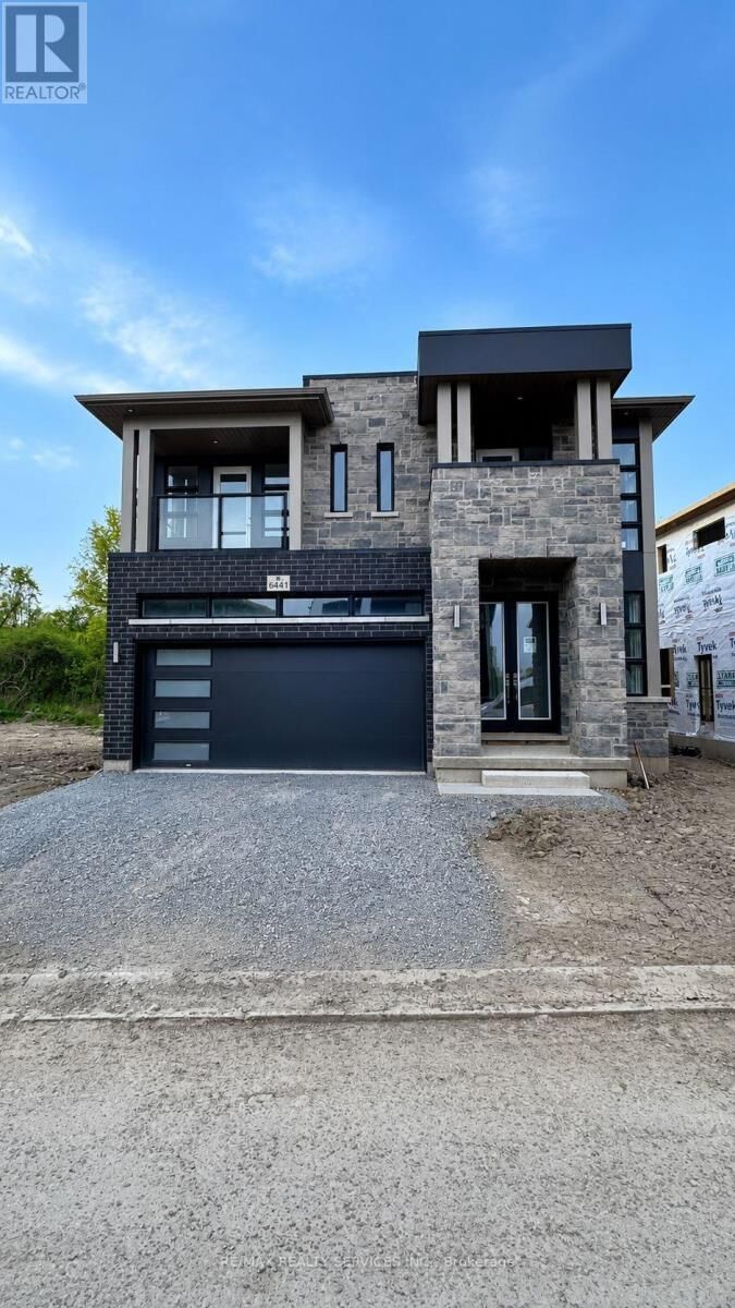 Property Photo:  6441 Sunshine Common  ON L2G 0E4 