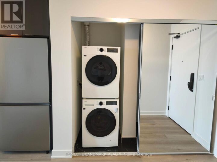 Property Photo: 2075 Lakeshore Road 2205 ON L7R 0H3