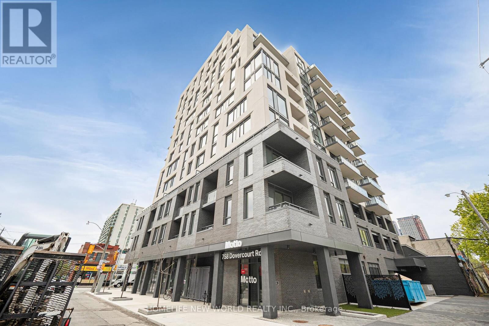 Property Photo:  758 Dovercourt Road 401  ON M6H 2X2 