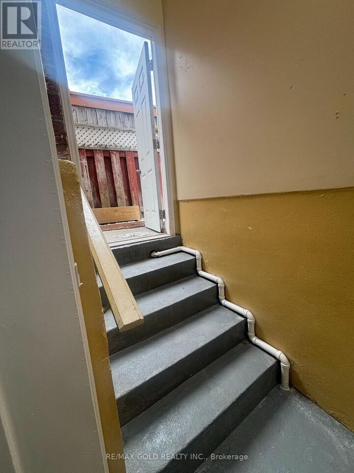 Property Photo: 11 Eagleridge Drive ON L6R 1G6