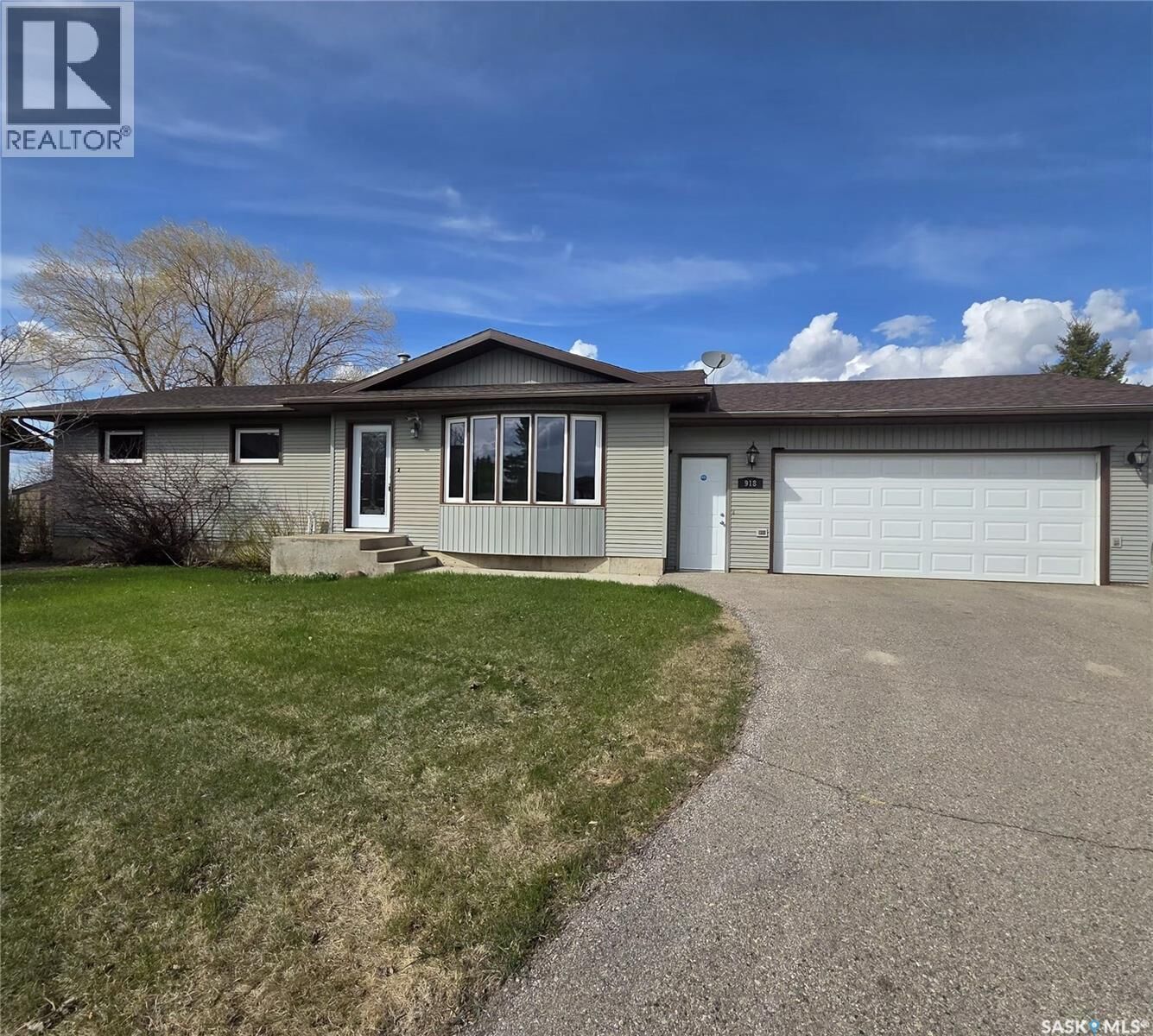 Property Photo: 918 Anton Place SK S0A 4J0